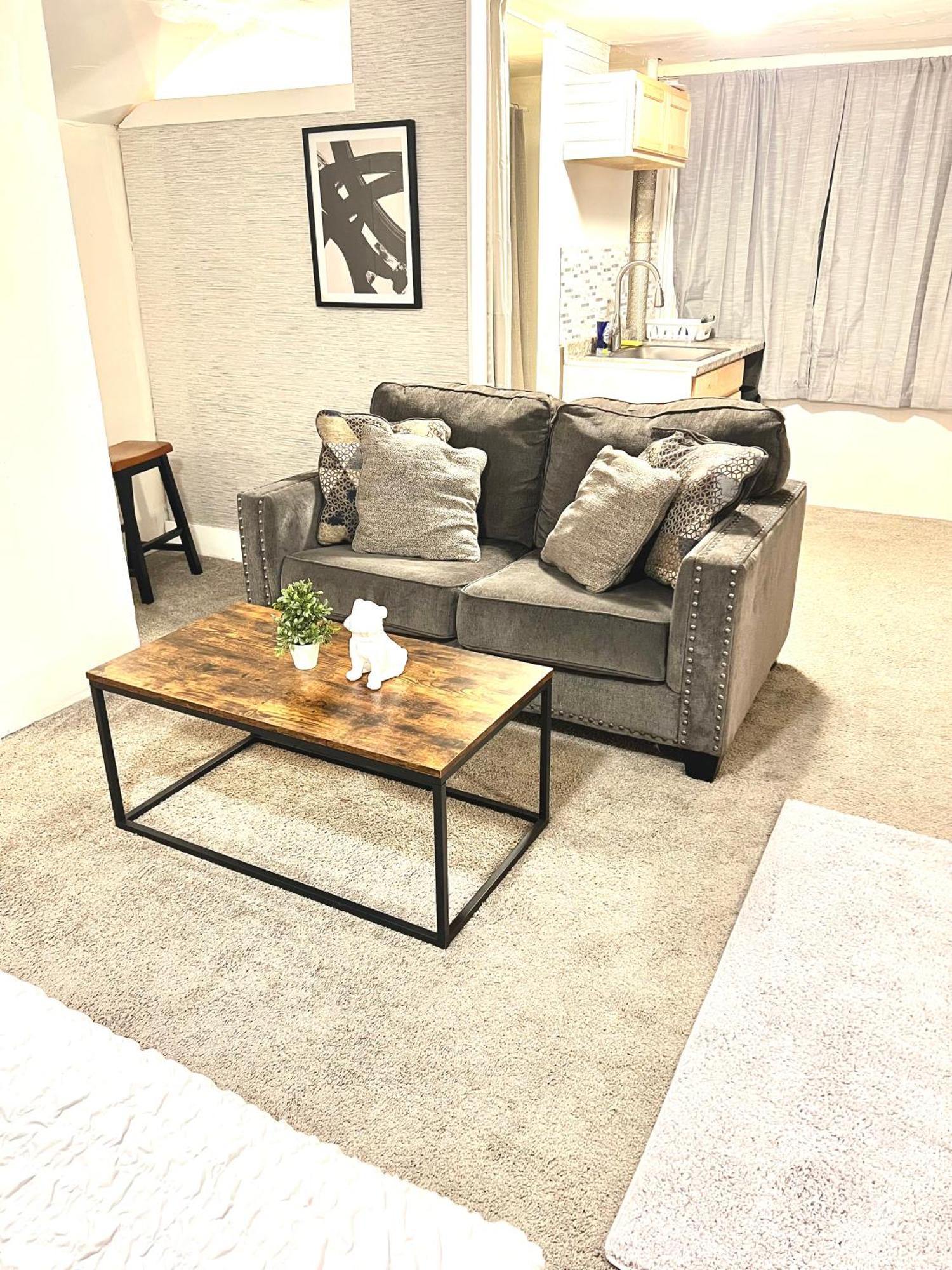 Two Bedroom Villa Studio With Fireplace & Living Room Детройт Екстер'єр фото